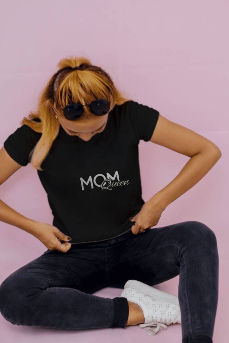 Mom "Queen" T-Shirt, Oversized, 100% Biobaumwolle, Mama T-Shirt von LittleSnowflakeDE