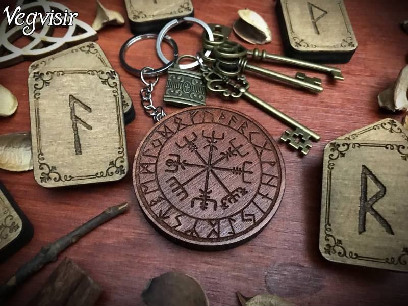 Lasergravierte Und Handbemalte Schlüsselanhänger Aus Holz - Verschiedene Symbole Heidentum Hexe Wicca Wiccan Esoterik Schlüssel Lasergravierte Und Handbemalte Schlüsselanhänger Aus Holz - Verschiedene Symbole Heidentum Hexe Wicca Wiccan Esoterik Schlüssel von LittleSorcerer