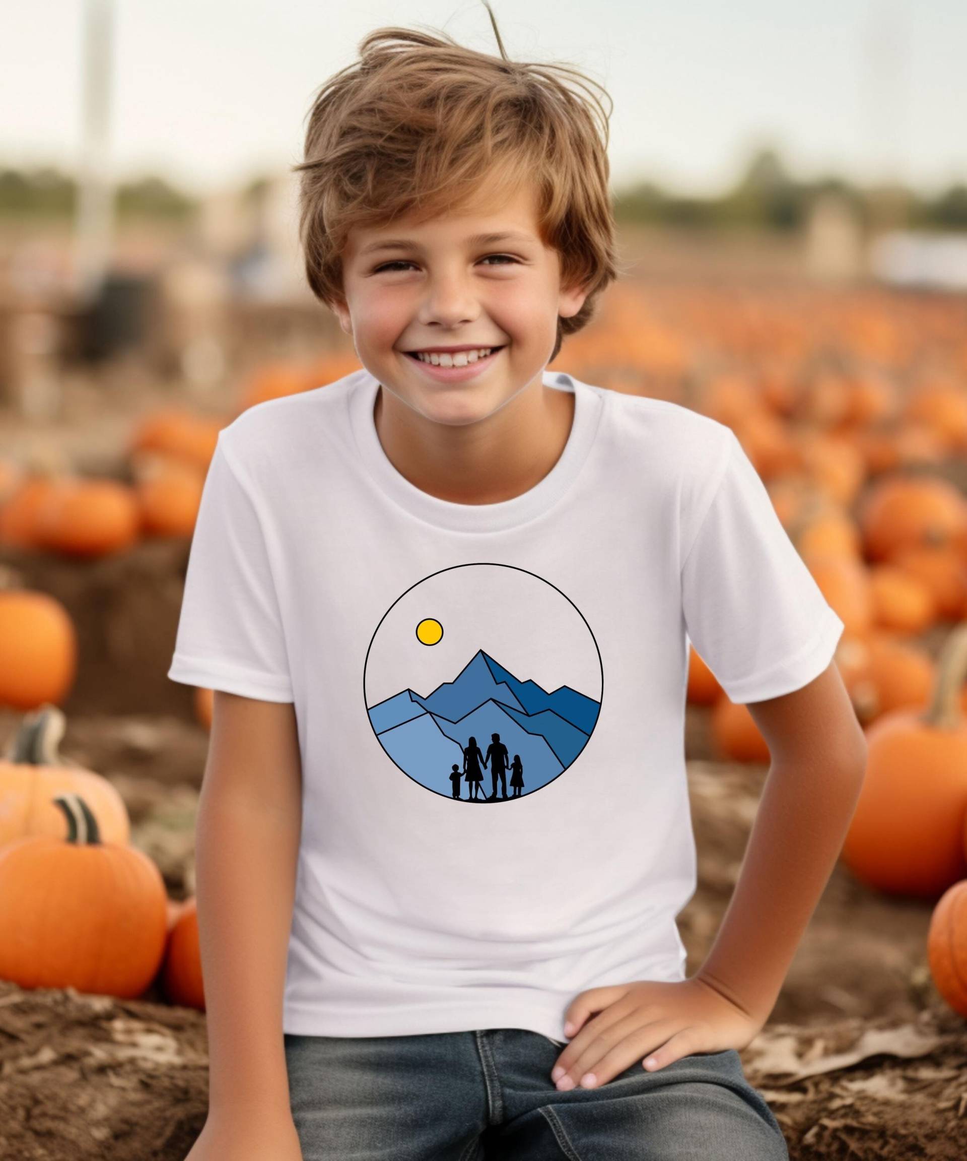 Kinder Wandershirt Mit Berggrafik Und Familie von LittleSummitShop