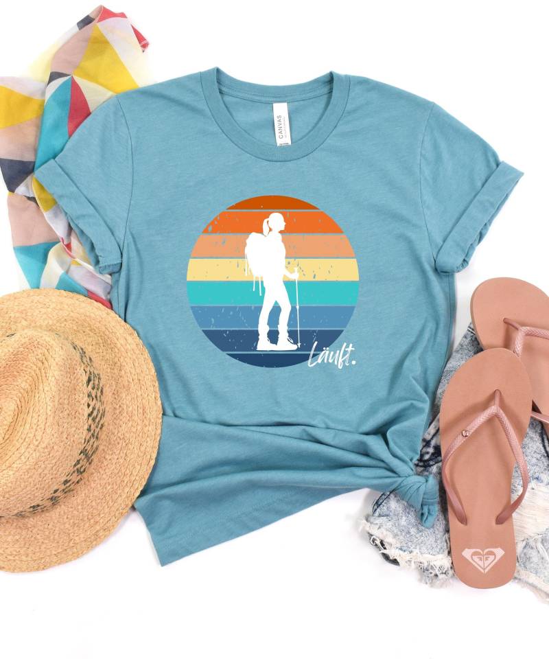 Läuft Shirt, Regenbogen Wander Frau Perfekt Für Natur Liebhaber & Outdoor Abenteuer, Tolles Geschenk Urlaub Oder Fernweh von LittleSummitShop