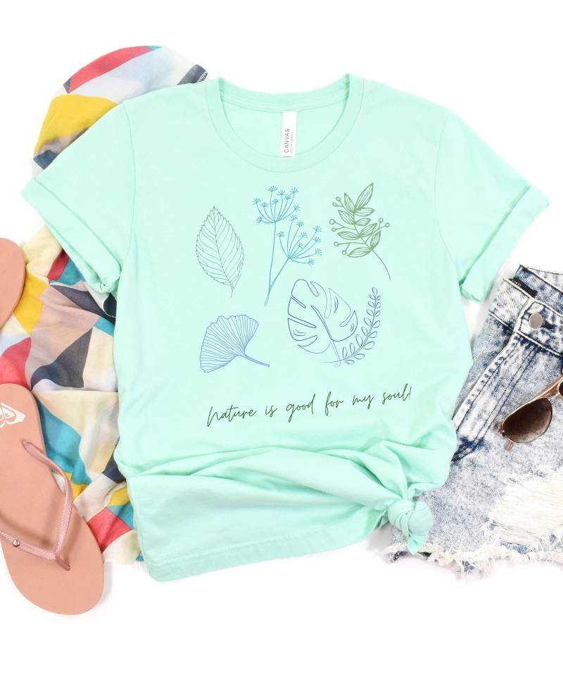 Nature Is Good For My Soul Shirt, Entspanntes Fit Leaves Wandershirt Für Outdoor-Liebhaber, Perfektes Urlaubsgeschenk Fernweh-Herzen von LittleSummitShop