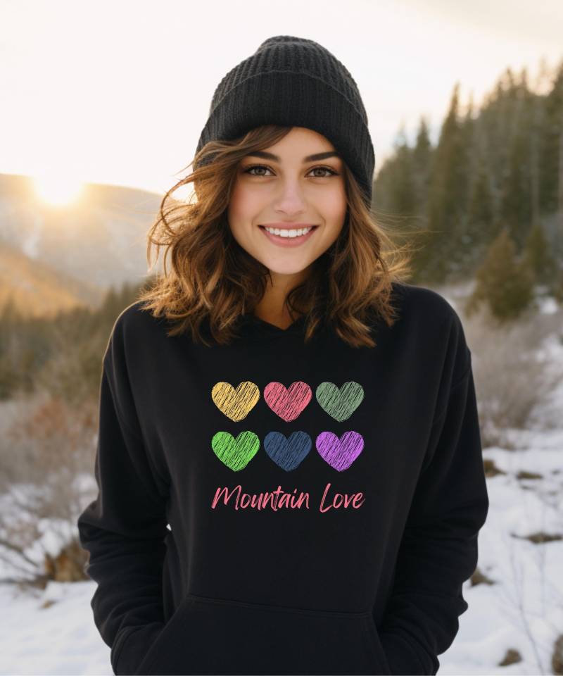 Wander Hoodie - Bergliebe | Valentinstag Geschenk Bunter Herz-Entwurfs-Hoodie Unisex Abenteuer Bekleidung Wandern Paar von LittleSummitShop