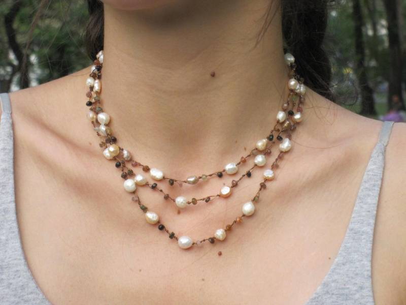 Halskette Aus Süßwasserperlen Und Halbedelsteinen von LittleTao