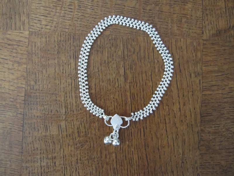 Silbernes Metallfußkettchen Mit Kleinen Kugeln | 9 von LittleTao