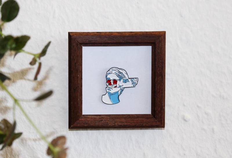 Abstract Split Face Enamel Pin von LittleThingsGermany