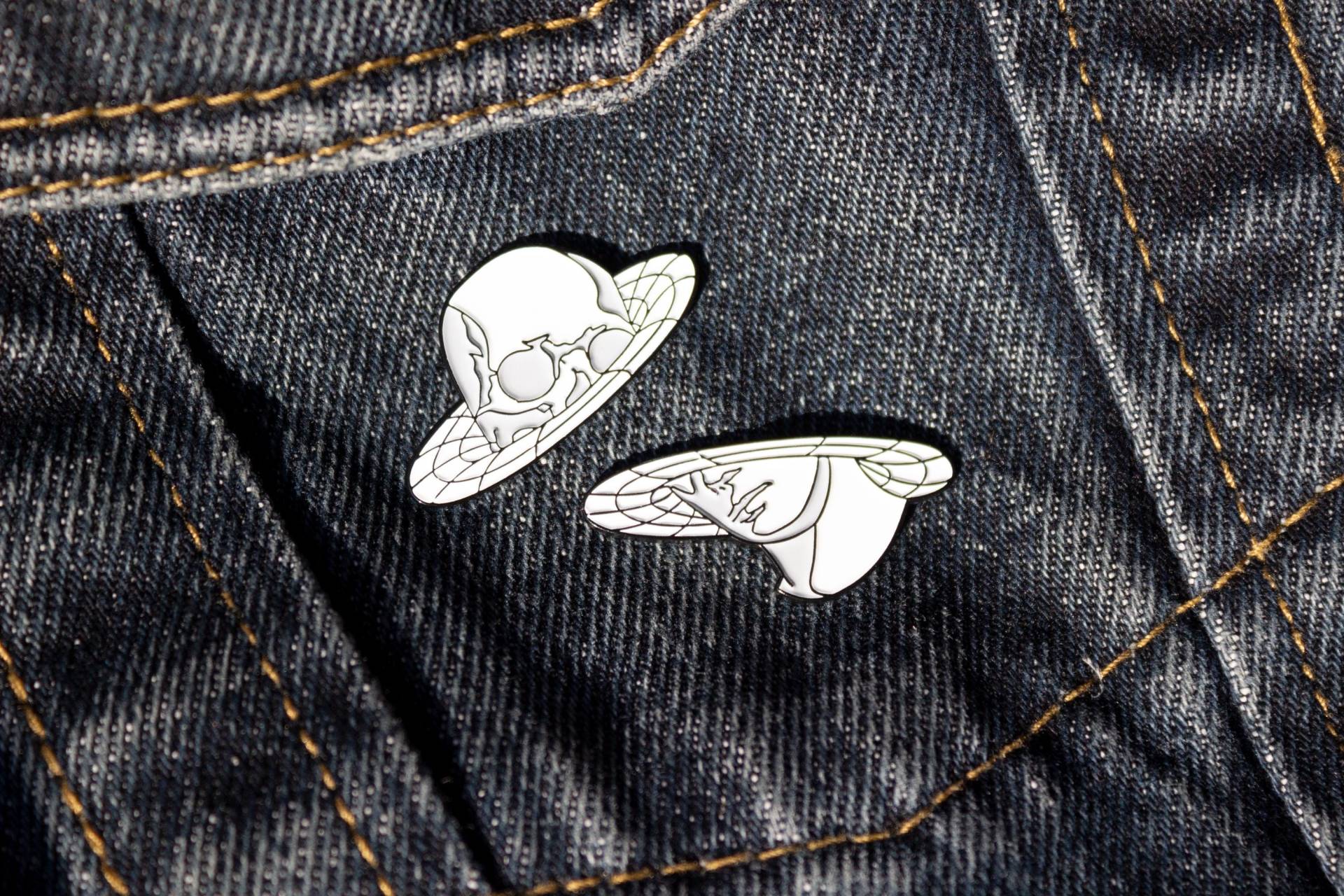 Cosmic Skull Planet Enamel Pin Set von LittleThingsGermany
