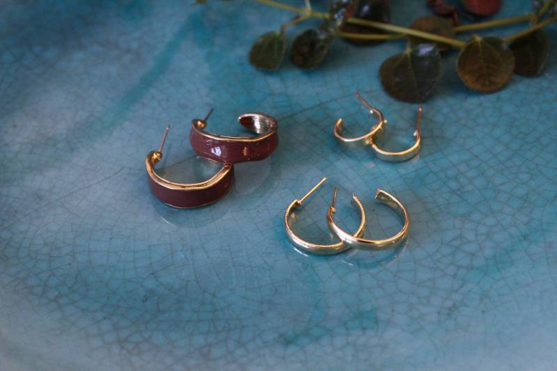 Elegant Trio Of Gold Hoop Earrings - Versatile Sizes With Enamel Detail von LittleThingsGermany