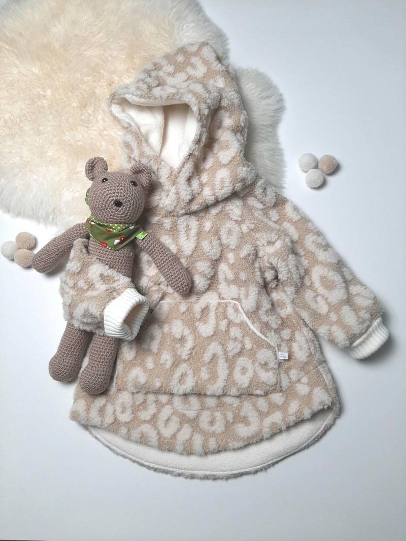 Hoodie Outdoor Überzieher Oversize Boucle Fleece Im Leolook Mädchen Junge Gr.74 Bis 104 von LittleThingsbyConny