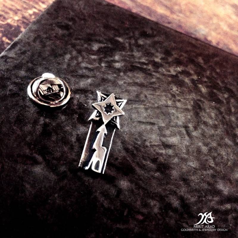 Depeche Mode A Frage Der Lust Sterling Silber Brosche, Handgemachte Brosche, Rock Musik Brosche, Stern Anstecknadel, Mann Pfeil Pin, Musikabzeichen von LittleTreasuresByMir