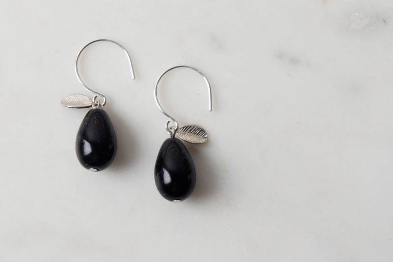 Ohrringe Ohrhänger Silber Mit Tropfen Aus Schwarzer Jade Blatt von LittleUrbanThings