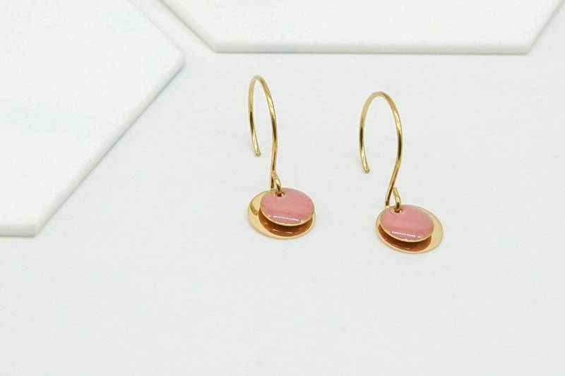 Vergoldete Ohrringe Ohrhänger Dot Mit Emailleplättchen Altrosa von LittleUrbanThings