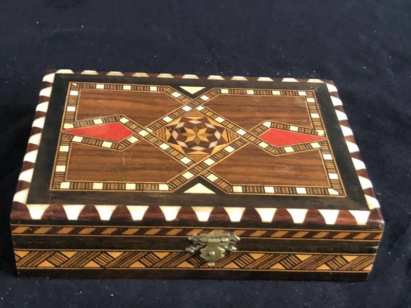 Wunderschöne Handgefertigte Box, Hergestellt Um 1950 Und Mit Knochen Eingelegt von Littlebottleandboxes