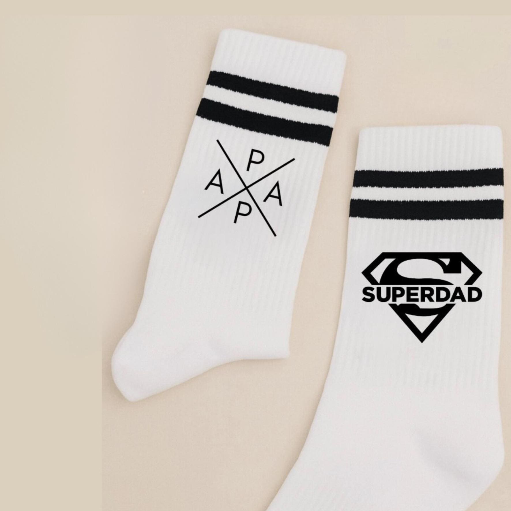 Socken Superdad|Socken Papa|Geschenk Zum Vatertag|Socken Für Männer|Geschenke Väter| Weihnachtsgeschenk von Littledeerbynadine