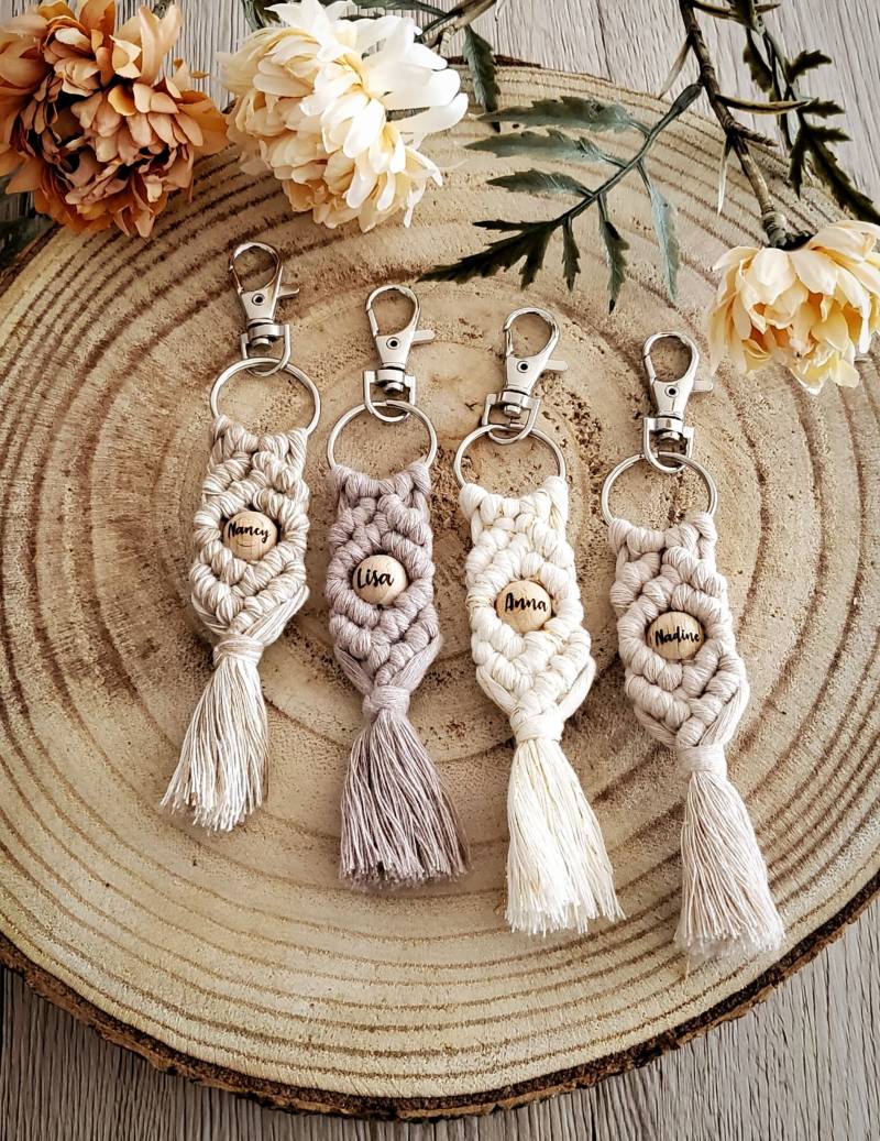 Makramee Schlüsselanhänger // Geschenkidee Boho von Littledreambypeggy