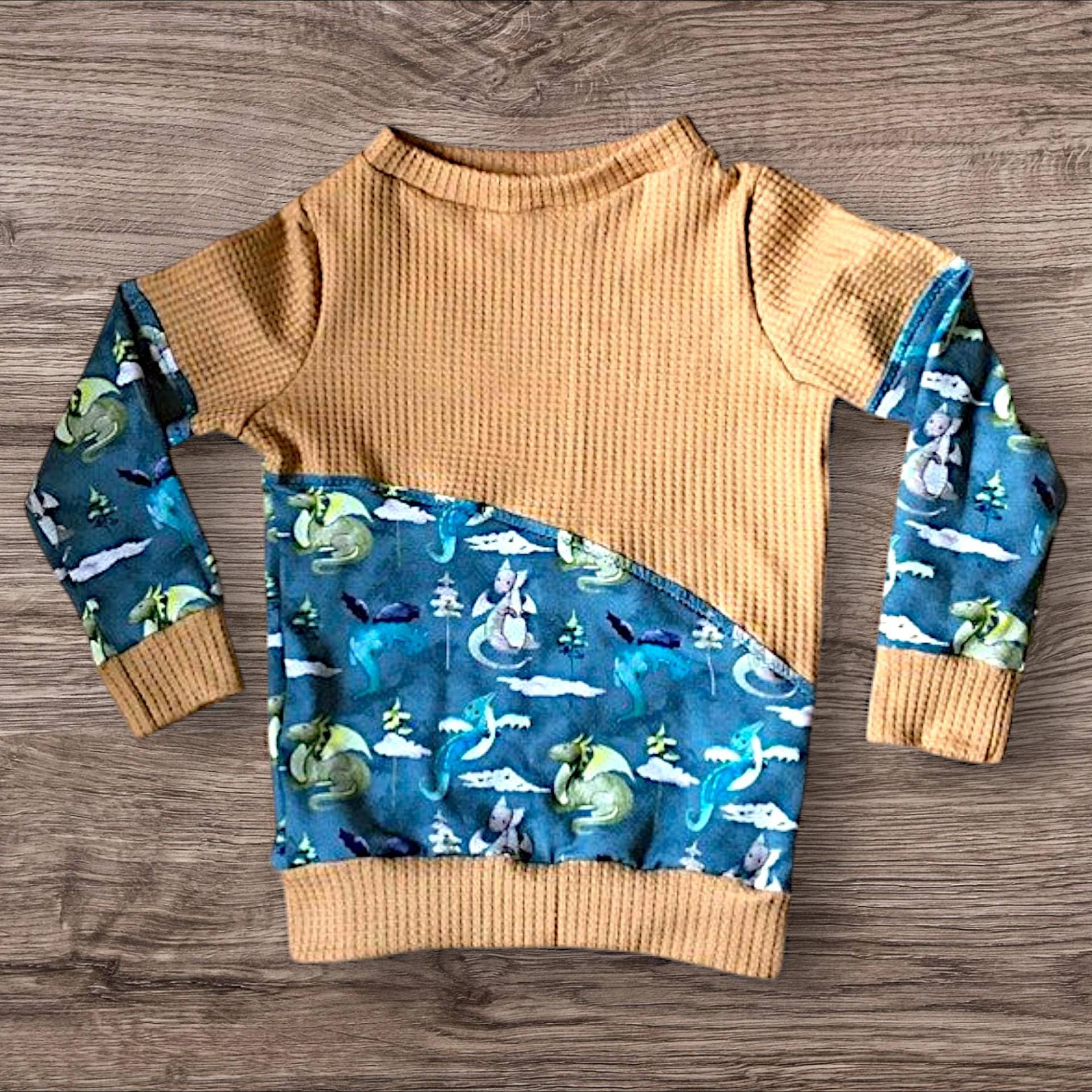 Gr. 98 -Hoodie/Pullover, Drachen, Senfgelb, Blau von Littlehandmadethinxx