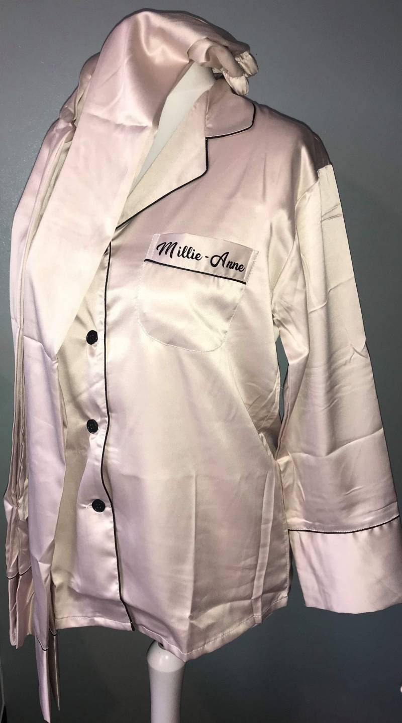 Personalisiert Langarm Langbeinig Seidensatin Piped Pj ́s Breite Farbauswahl Für Jeden Anlass Personalisiert Langarm Langbeinig Seidensatin Piped Pj ́s Breite Farbauswahl Für Jeden Anlass von Littlelamourdesigns
