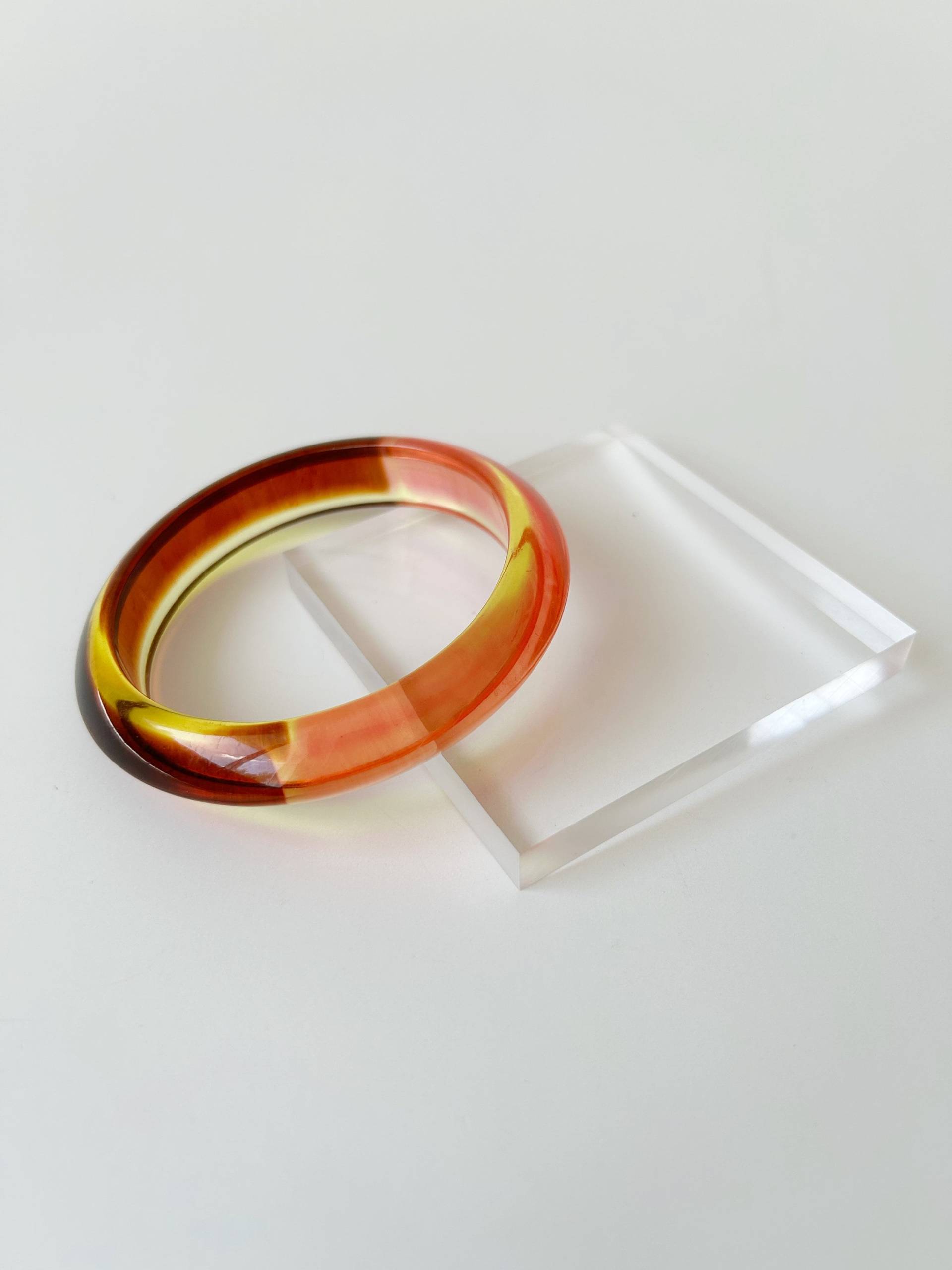 Acryl Armband Transparent Farbverlauf. 1990Er Jahre. Durchscheinend. Braun, Rosa, Gelb Acryl Armband Transparent Farbverlauf. 1990Er Jahre. Durchscheinend. Braun, Rosa, Gelb von LittlepapayaArt