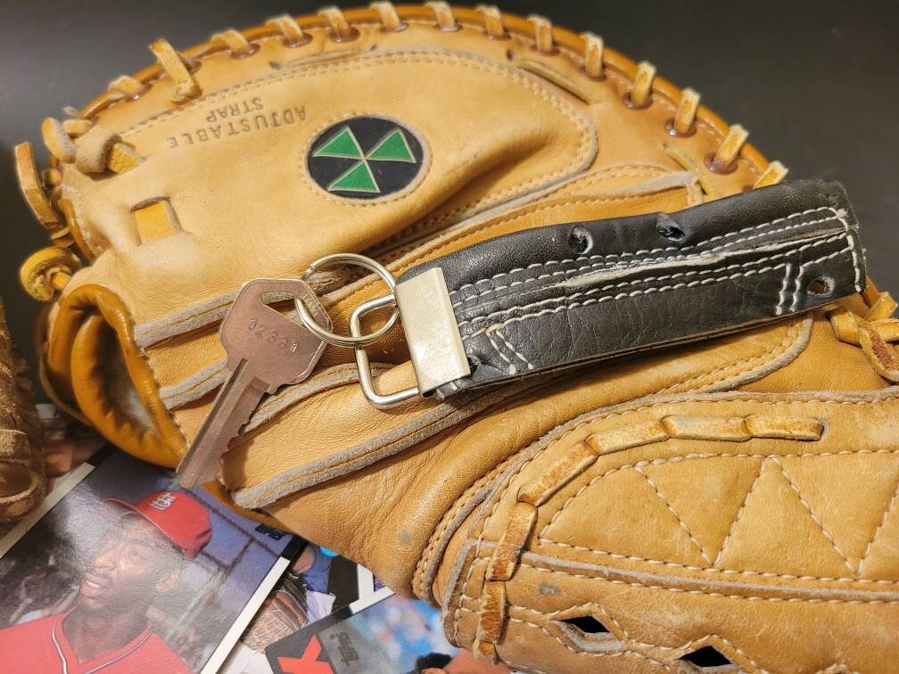 Baseball Handschuh Schlüsselanhänger von LittlesLeatherworks