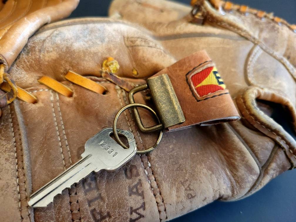 Leder Baseball Handschuh Schlüsselanhänger von LittlesLeatherworks