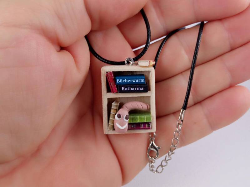Halskette"Bücherwurm Personalisiert"/ Miniatur Schmuck/ Halsschmuck/ Bücher/ Tiny & Cute/ Geschenkidee/Ausgefallen/Bücherfreund/Leseratte von LittletreasuresDE