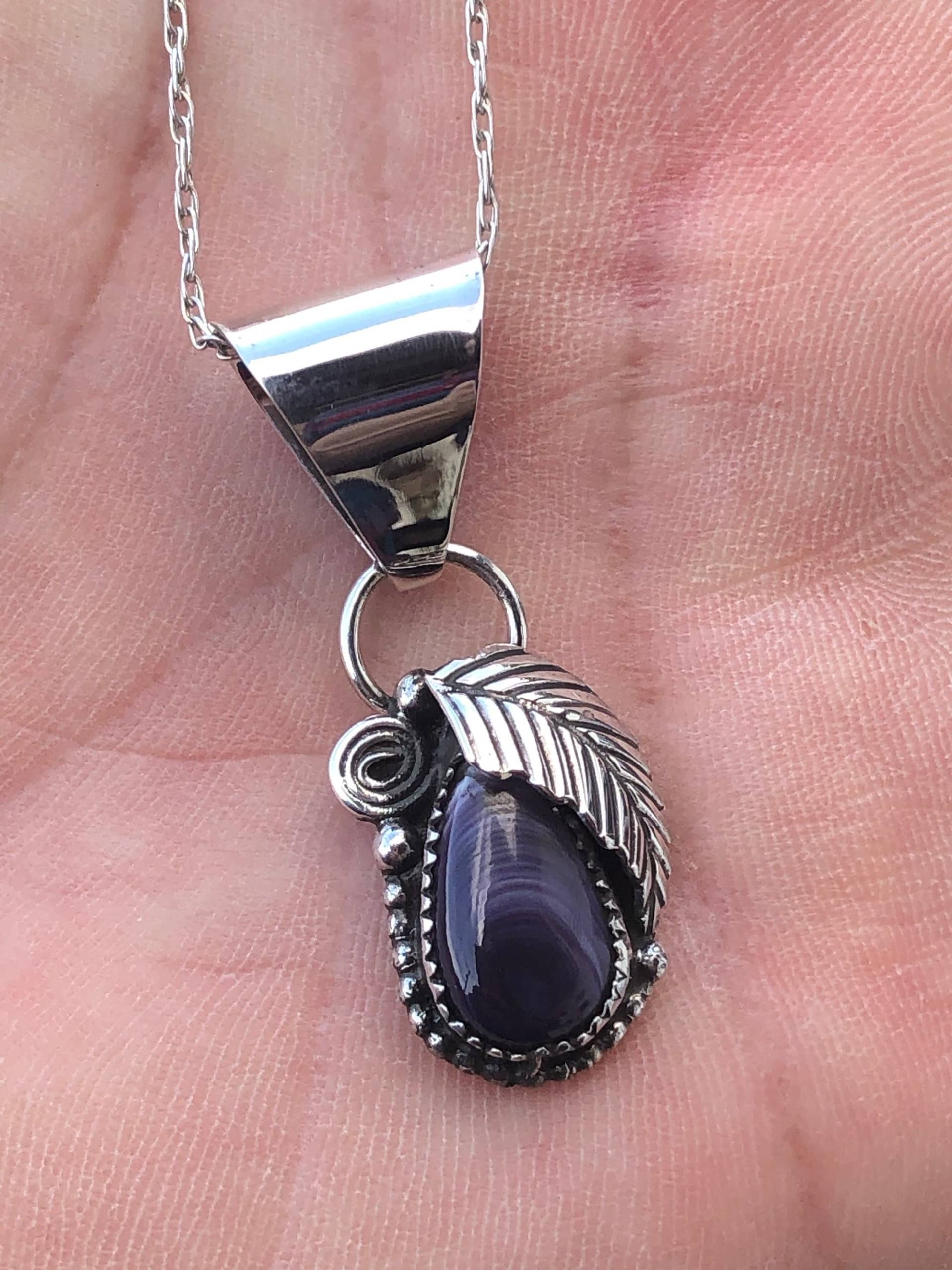 Wampum Sterling Silber Tear Drop Blatt Anhänger Weihnachtsgeschenk Lila Halskette Geschenke Für Sie Floral Gekennzeichnet Mit Sich Wampum Sterling Silber Tear Drop Blatt Anhänger Weihnachtsgeschenk Lila Halskette Geschenke Für Sie Floral Gekennzeichnet Mit Sich von Littletreewampum