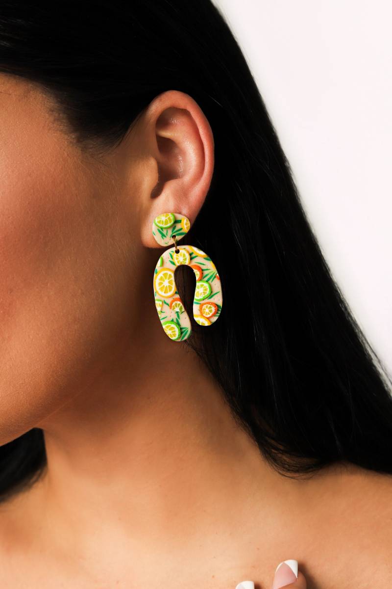 Handgemachter 3D Schmuck Ohrhänger Polymer Clay Ohrringe Modeschmuck Obst Leuchtende Farben Gelb Pastell Früchte Lustiges Design Handgemachter 3D Schmuck Ohrhänger Polymer Clay Ohrringe Modeschmuck Obst Leuchtende Farben Gelb Pastell Früchte Lustiges Design von LiutikArt