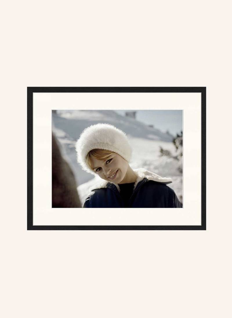 Liv Corday Wandbild Brigitte Bardot Winter Mit Rahmen schwarz von Liv Corday