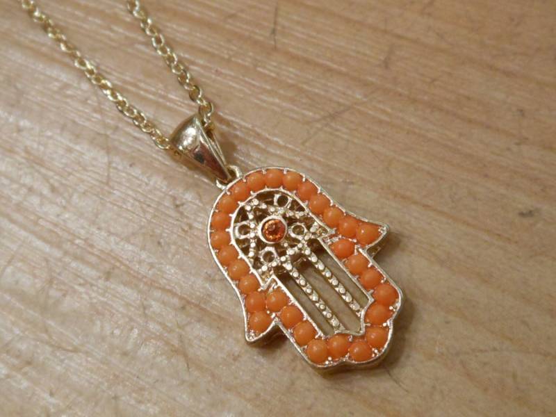 Hamsa Hand Halskette - Orange Perlen Gold Hamsa Hand Halskette - Orange Perlen Gold von LiveCoastal