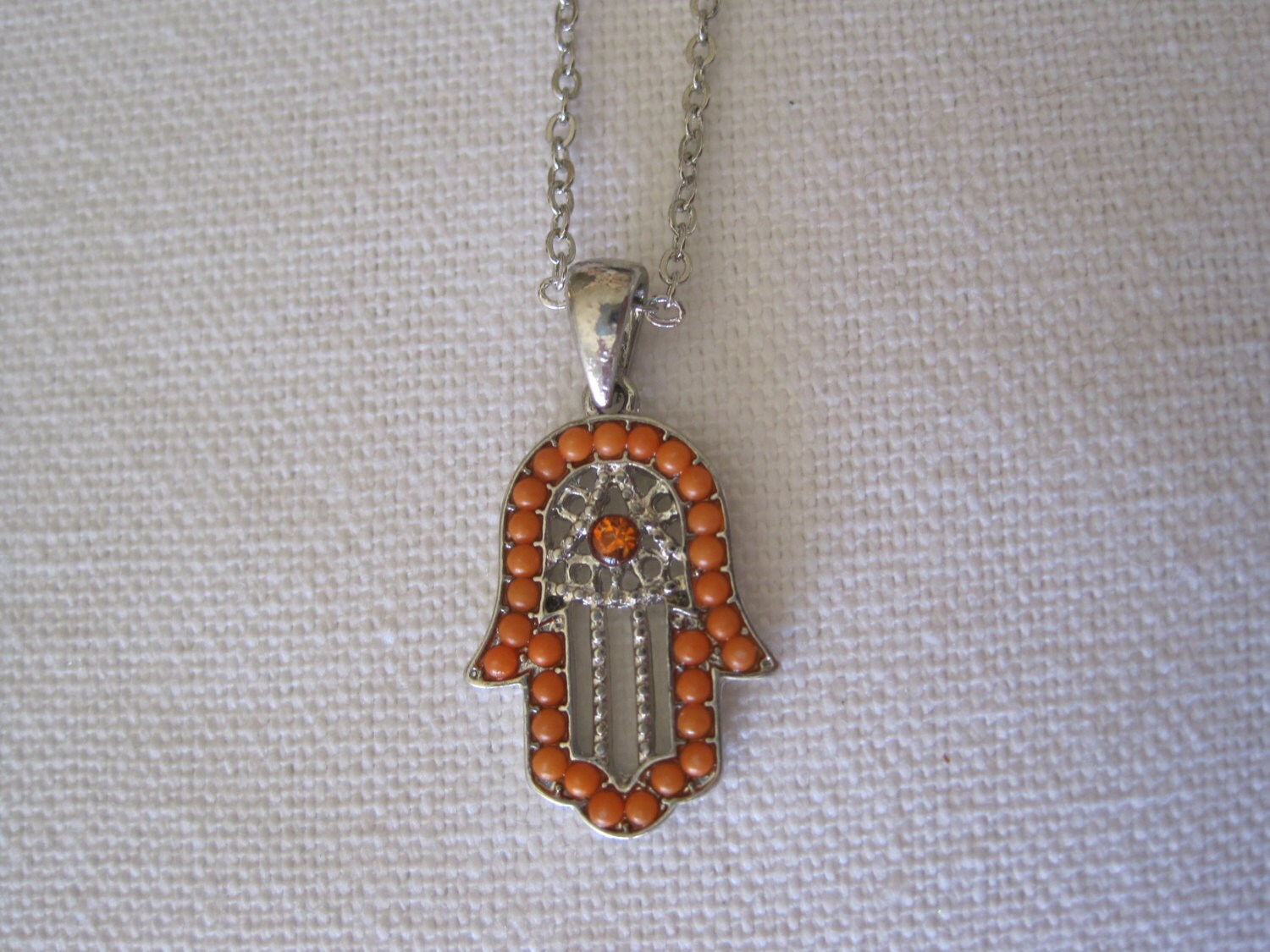 Hamsa Hand Halskette - Orange Perlen Silber Hamsa Hand Halskette - Orange Perlen Silber von LiveCoastal