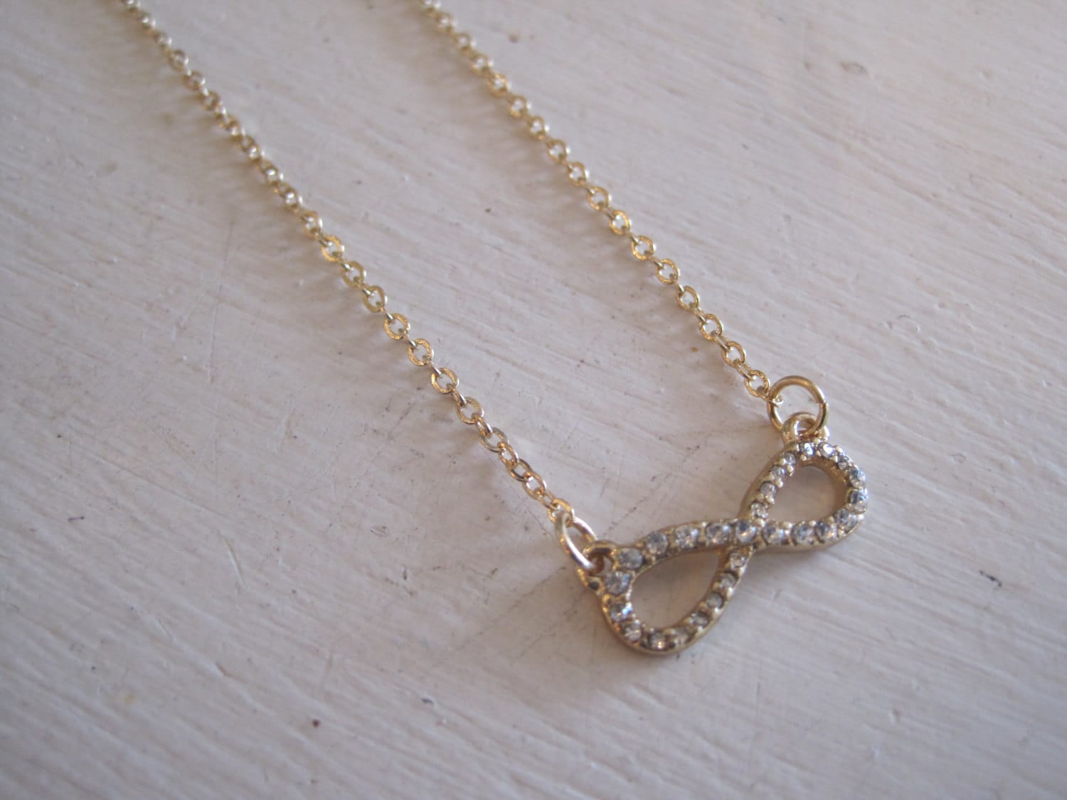 Kleine Gold Strass Infinity Kette Kleine Gold Strass Infinity Kette von LiveCoastal