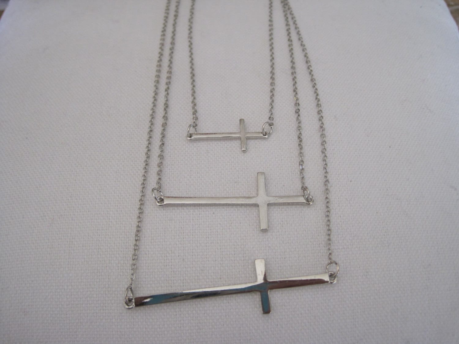Kreuz Halskette - Layered Cross Horizontales Kreuz Halskette - Layered Cross Horizontales von LiveCoastal