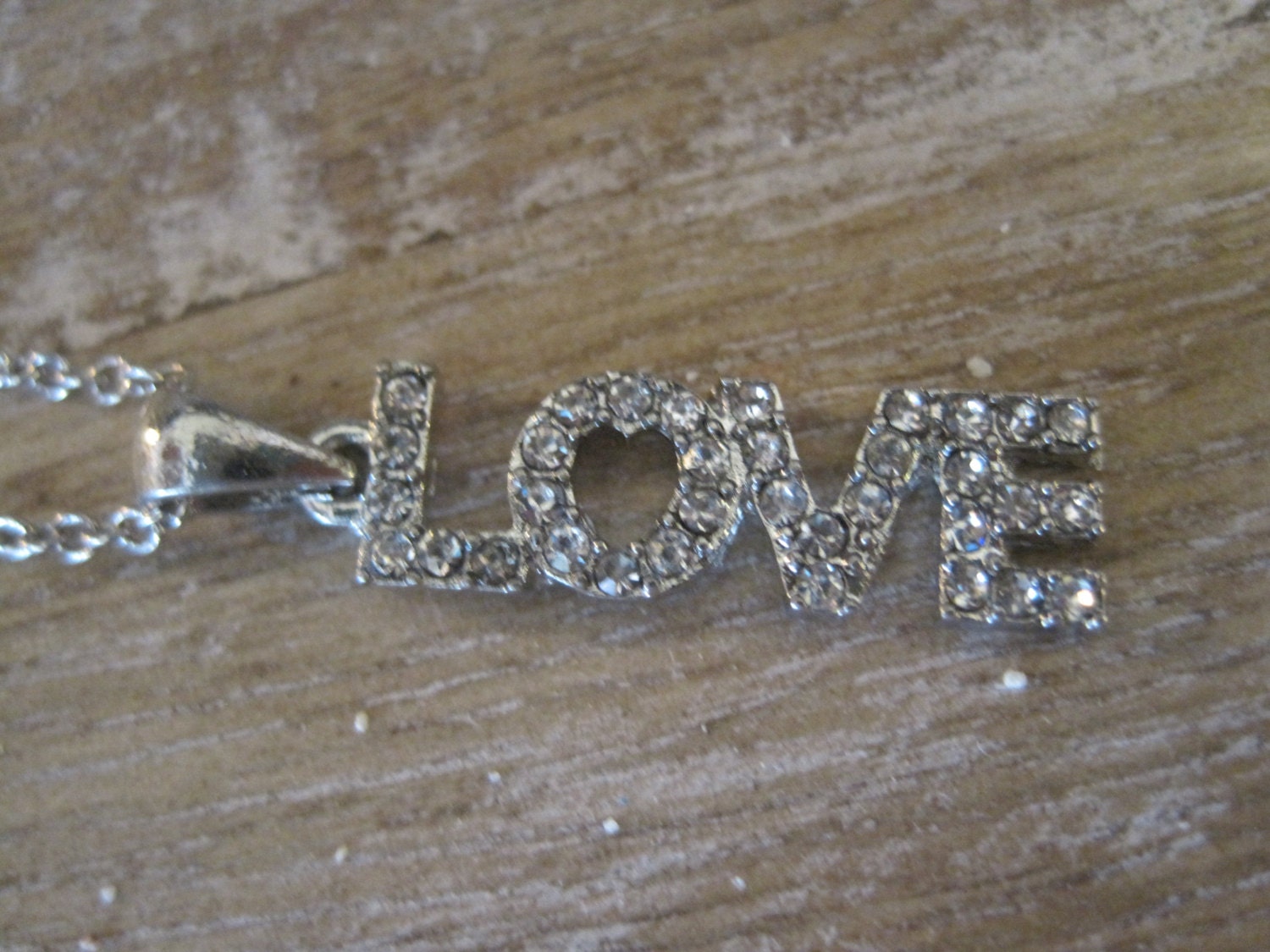 Liebe Halskette - Silberfarbene Strass Kette Geschenk Geburtstag Jahrestag Valentinstag Liebe Halskette - Silberfarbene Strass Kette Geschenk Geburtstag Jahrestag Valentinstag von LiveCoastal