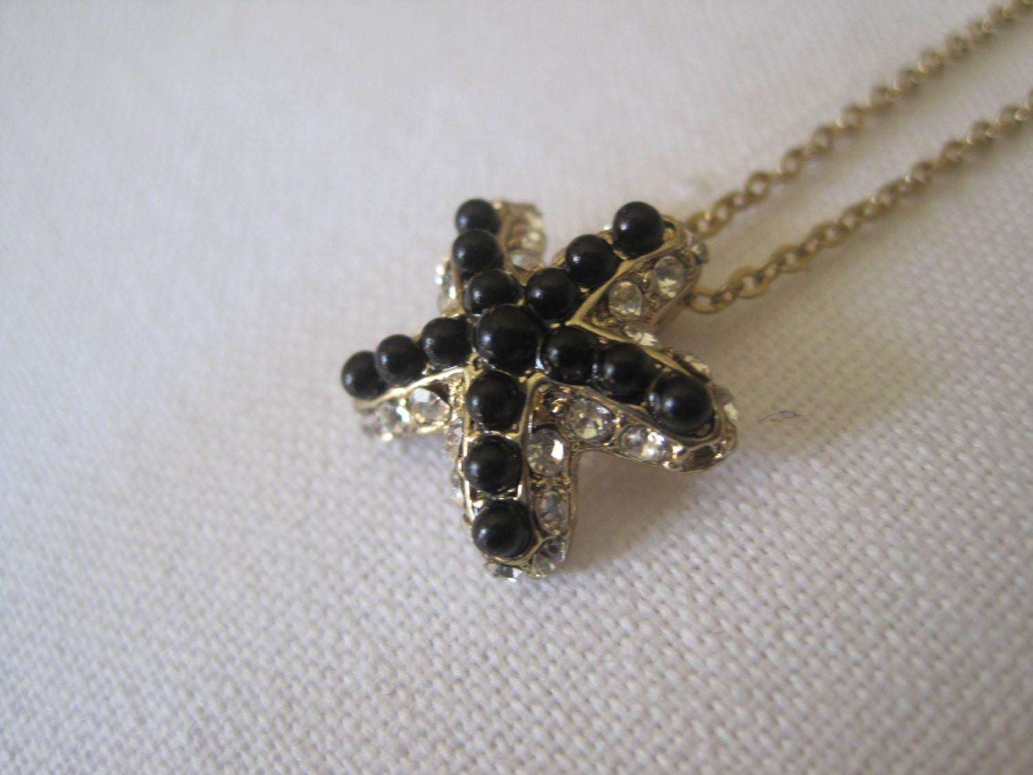 Schwarze Perlen Seestern Halskette - Strass Gold Kleine Winziger Strand Schwarze Perlen Seestern Halskette - Strass Gold Kleine Winziger Strand von LiveCoastal