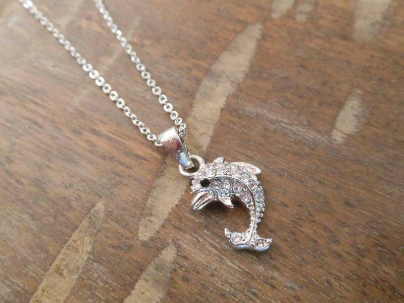 Silber Delphin Halskette - Strass Silber Delphin Halskette - Strass von LiveCoastal