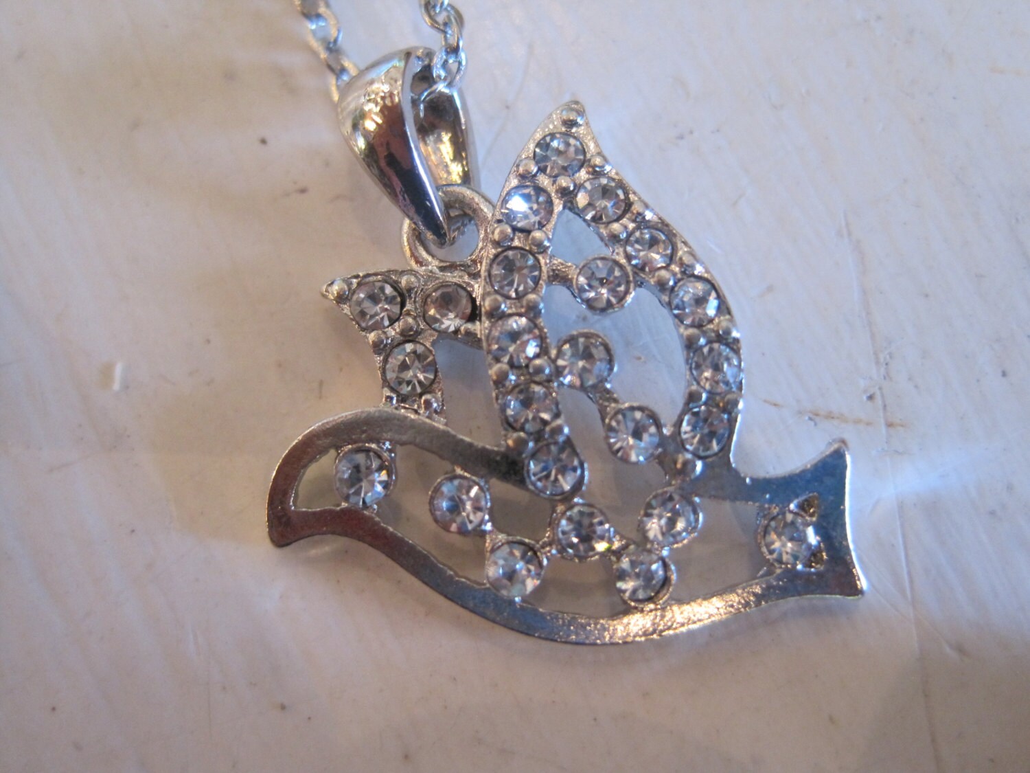 Silberne Taube Halskette - Silber Strass Vogel Geschenke Silberne Taube Halskette - Silber Strass Vogel Geschenke von LiveCoastal