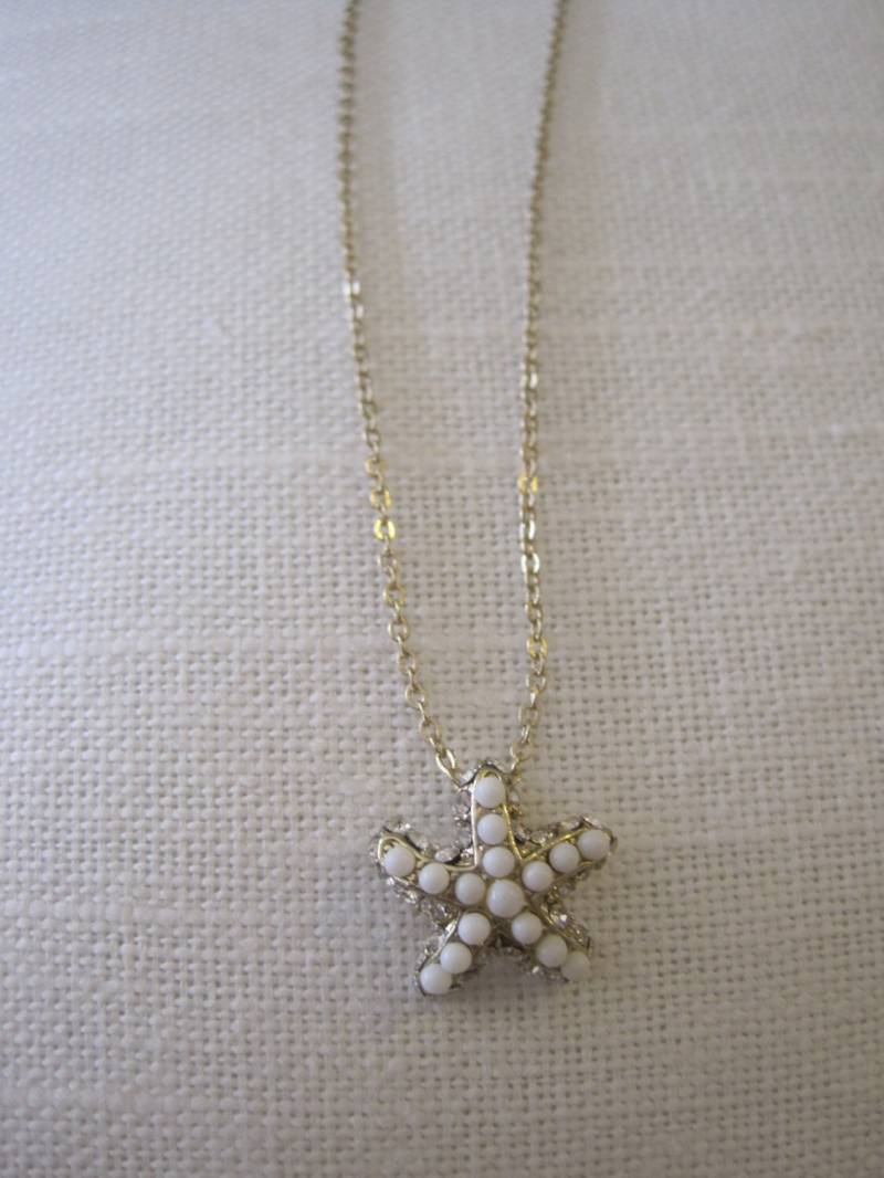 Weiß Perlen Gold Strass Seestern Halskette - Und Silber Weißer Weiß Perlen Gold Strass Seestern Halskette - Und Silber Weißer von LiveCoastal