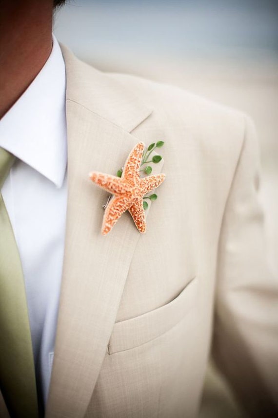 Zucker Seestern Boutonniere - Echte Boutonnieres Strandhochzeit Bräutigam Accessoires Trauzeuge -Trauzeugen Väter von LiveCoastal