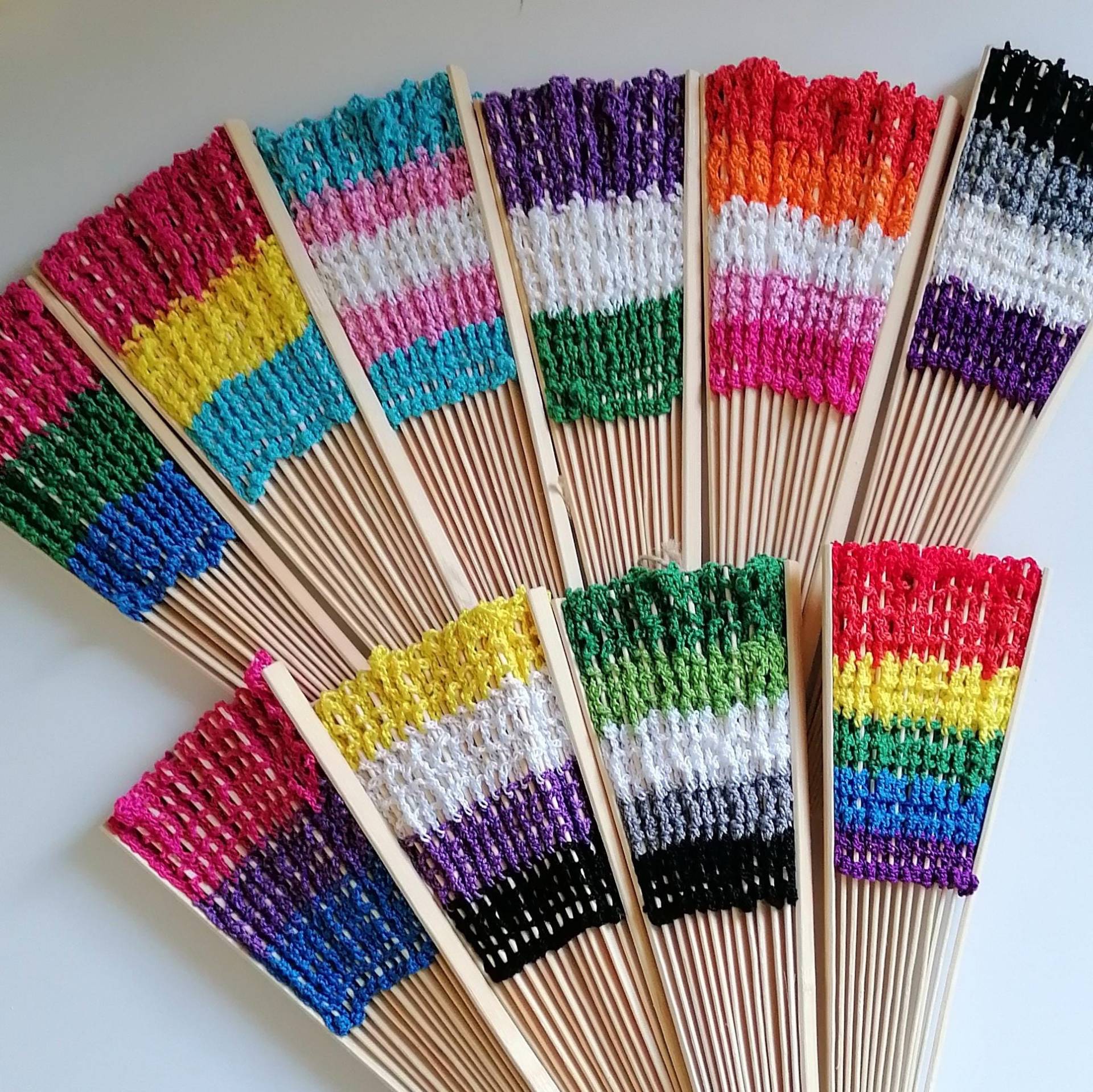 Häkelfächer Pride-Edition - Verschiedene Farben von LiveLoveCrochetSarah