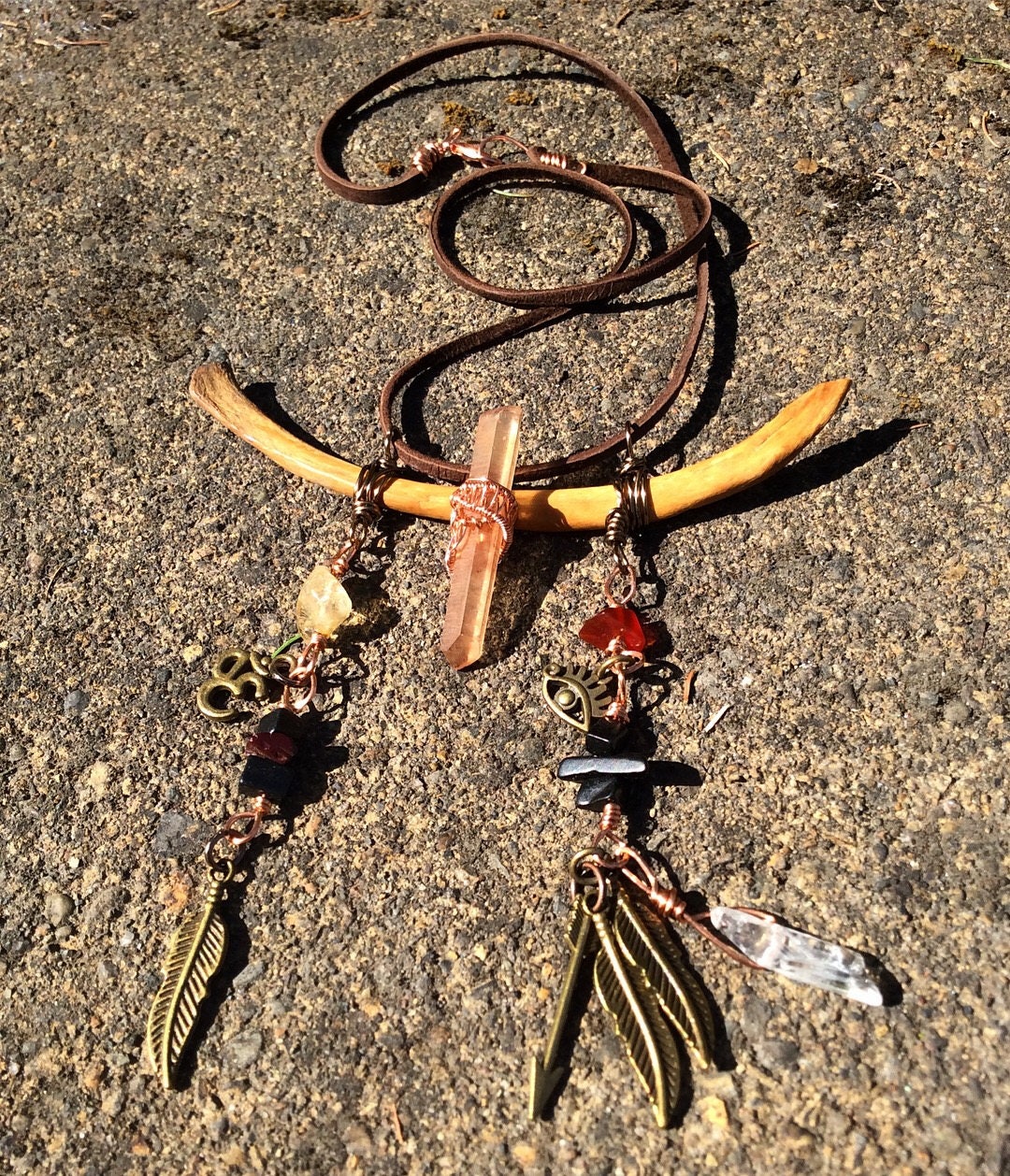 Erdiger Tangerine Quarz Gerippter Charm Halskette Erdiger Tangerine Quarz Gerippter Charm Halskette von LiveLoveCrystalShop