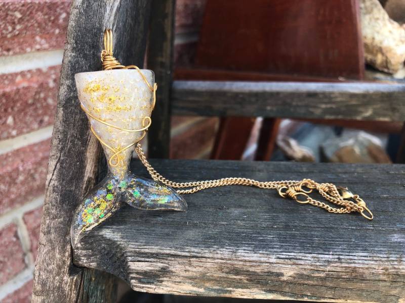 Goldene Meerjungfrauenflosse von LiveLoveCrystalShop