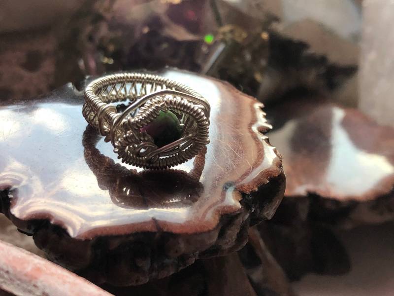 Heilgöttin Rubin Im Zoisit Ring Größe 6 Heilgöttin Rubin Im Zoisit Ring Größe 6 von LiveLoveCrystalShop