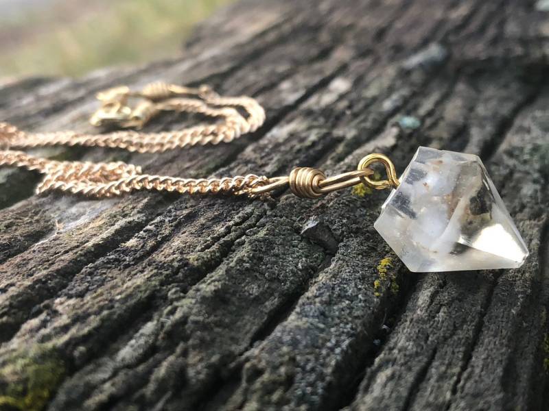 Oregon Crystal Filled Prism Halskette Oregon Crystal Filled Prism Halskette von LiveLoveCrystalShop