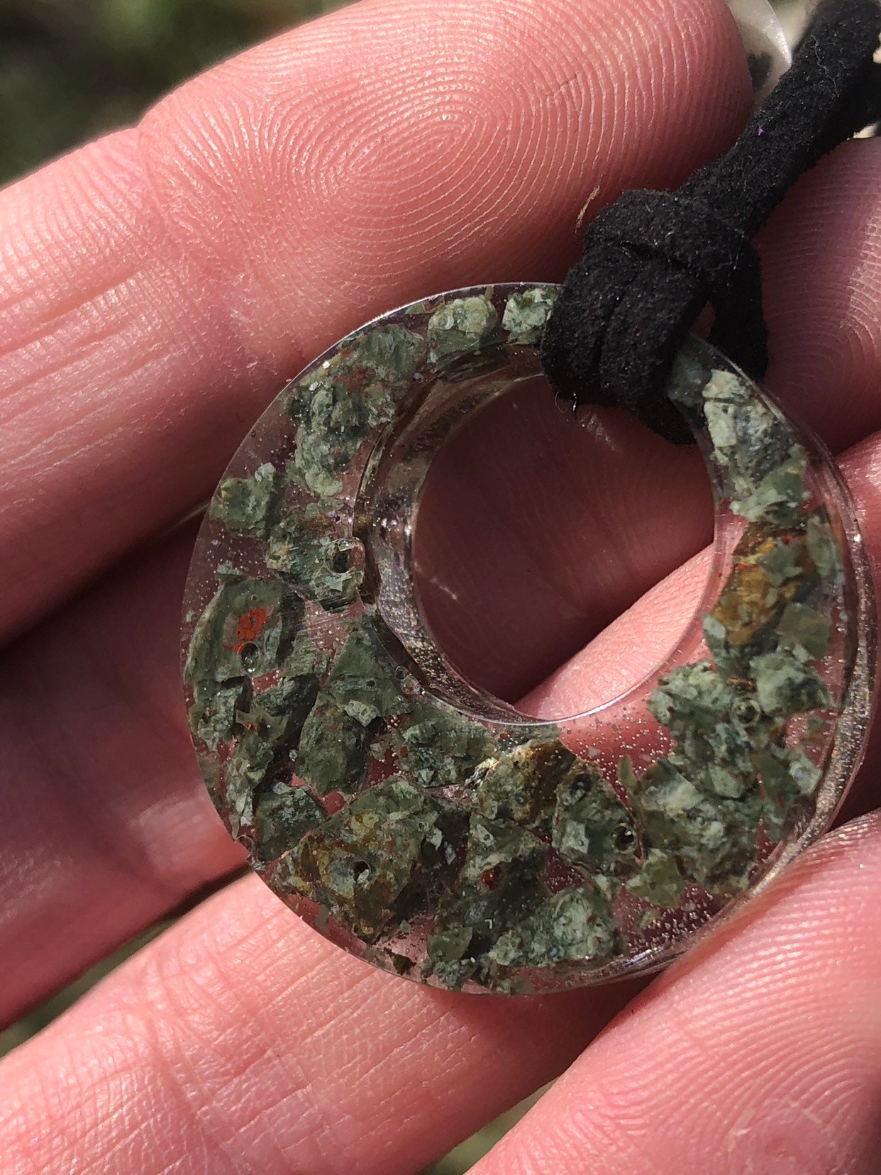 Oregon Serpentin Harz Anhänger Oregon Serpentin Harz Anhänger von LiveLoveCrystalShop