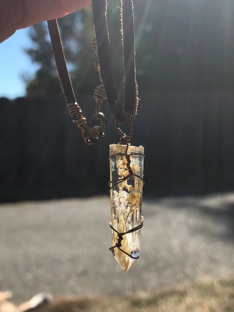 Selenit N Weizengras Kristall Prisma Anhänger von LiveLoveCrystalShop