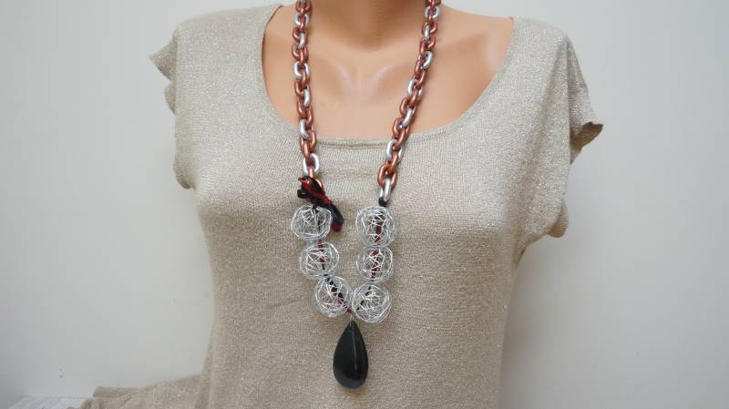 Chunky Acryl Kette Halskette, Wire Wrap Ball Schmuck Kupfer Silber Ton Schwarz Tropfen Anhänger Perlen Lange Handgemachte Hand Jumbo Punk Hipster von LivePastVintage