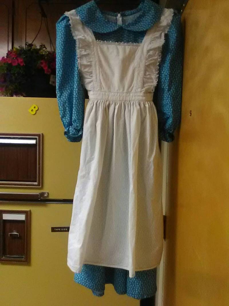 Blaugrünes Und Weißes Pionierkleid, Schürze, Haubenset von LiveandLoveHomeade