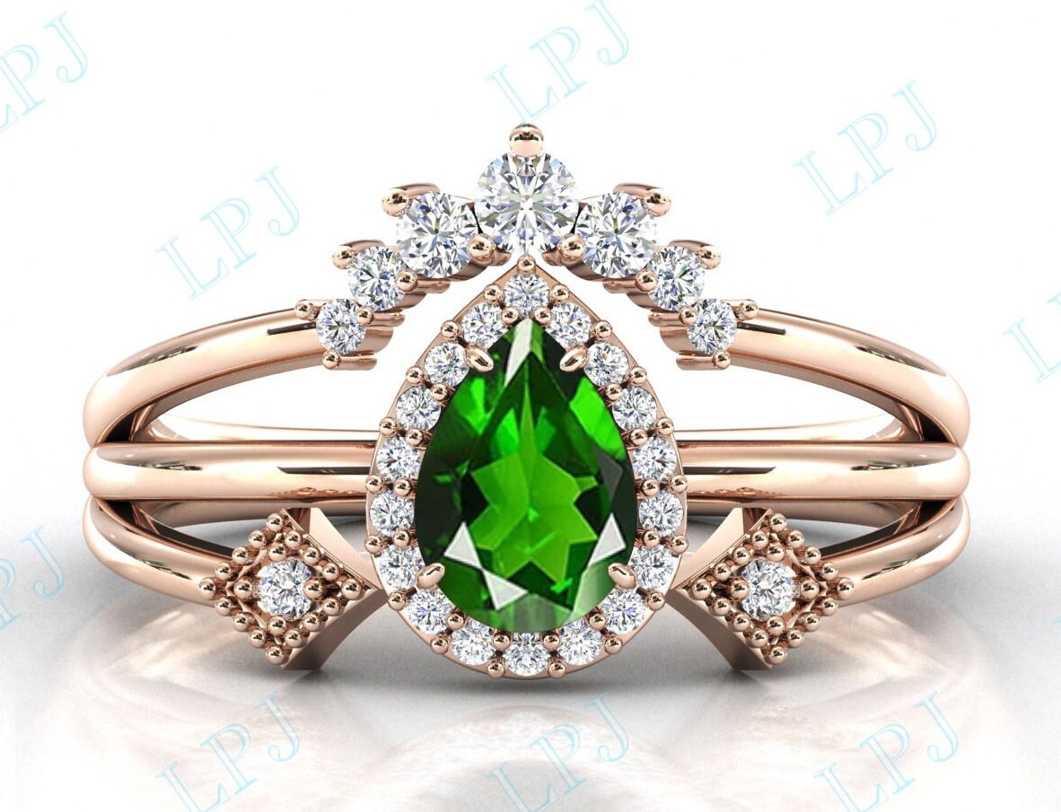 14K Gold Chrom Diopside Enagement Ring Set Tear Drop Style Ehering Vintage Halo Brautring Unikat Jahrestag von LiverpoolJewelry