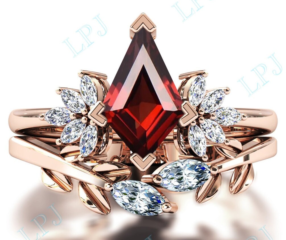 Kite Cut Granat Verlobungsring Set Natur Ehering Art Deco Brautring Für Frauen Jahrestag Versprechen Ring von LiverpoolJewelry