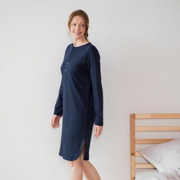 Living Crafts Nachthemd - Unisex-Klassiker im angesagten Retro-Look Living Crafts Nachthemd - Unisex-Klassiker im angesagten Retro-Look von Living Crafts