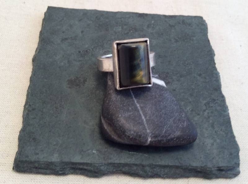 Rechteckige Grade "A" Blaue Tiger Eye Und Sterling Silber Ring Rechteckige Grade "A" Blaue Tiger Eye Und Sterling Silber Ring von LivingJewellery